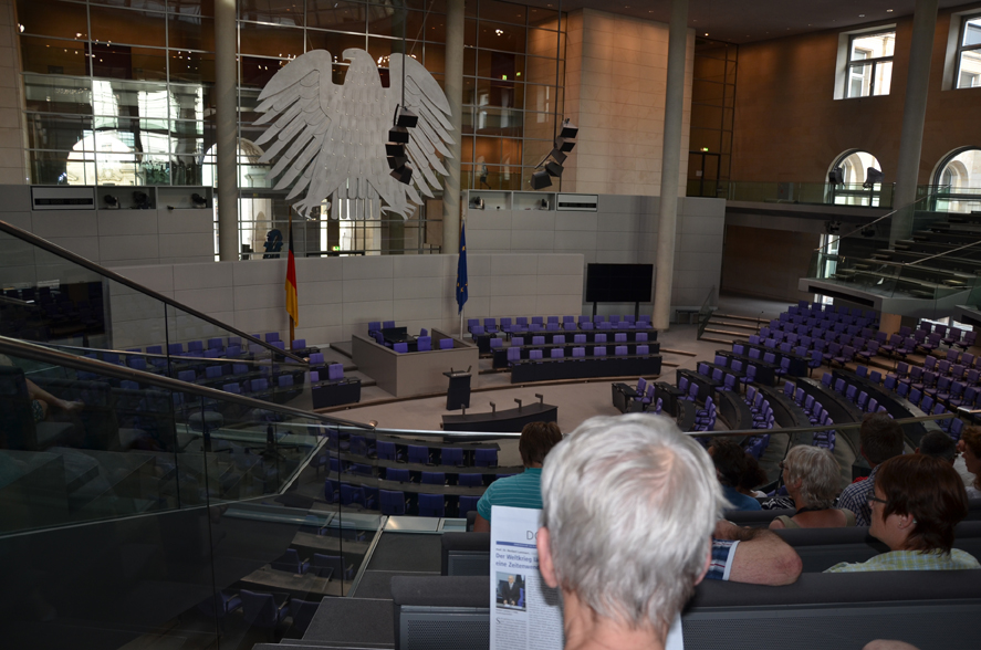 Auf der Besuchertrebüne des Plenarsaal