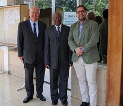 Treffen mit Bishop John Rucyahana (Präsident der National Unity and Reconciliation Commission)