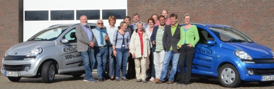 Die GRÜNE Reisegruppe in Varel bei dem urenkeltauglichen Hersteller von E-Fahrzeugen, elano: Schadstofffrei und geräuschlos.