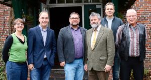 Erster Zukunftstag in Wilhelmshaven: Katharina Guleikoff (Radio Nordseewelle), Peter de Boer (OOWV), ich, Thomas Clemens (Mellumrat), Wolf-Dietrich Hufenbach (Dokumentarfilmer), Lothar Heiungs (1. Vorsitzender Bürgerförderverein Banter See).