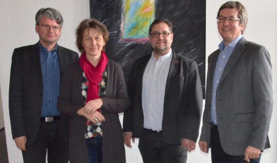 Forschend in Oldenburg (v.l.n.r.): Gerald Volkmer, stellv. Direktor Geschichte, Beate Störtkuhl, Kunstgeschichte, ich und Matthias Weber, Direktor.