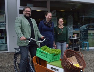 Nathalie Wenke, Barbara Satola und der MdB auf dem Rad