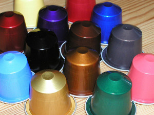 Schön bunt, aber leider gar nicht nachhaltig: Kaffeekapseln (© CC sera78/Flickr)