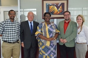 Mit der Ministerin für Flüchtlingsangelegenheiten, Seraphine Mukantabana