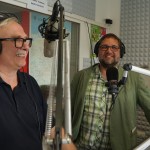 Moderator Dieter Frikke und ich im Studio Emden von Radio Ostfriesland.
