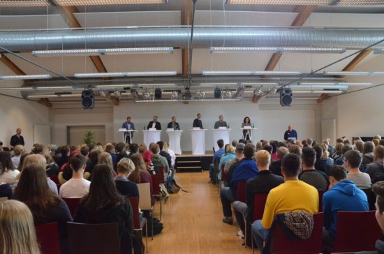 6 Kandidat*innen stellen sich den Fragen in der BBS Rostrup